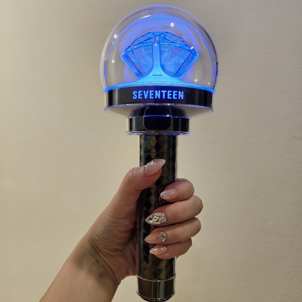 Seventeen Lightstick version 3